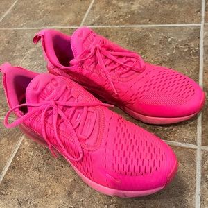 Hot Pink Woman’s 11 Nike 270s